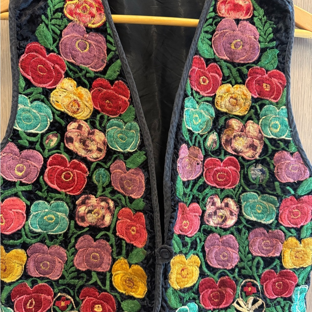 Vintage Mexican Floral Embroidered Vest - Boho Folk Art